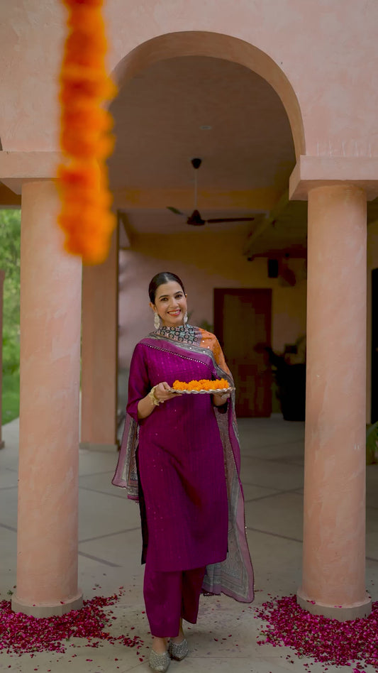 Embroidered Blended Silk Solid Straight Purple Kurta