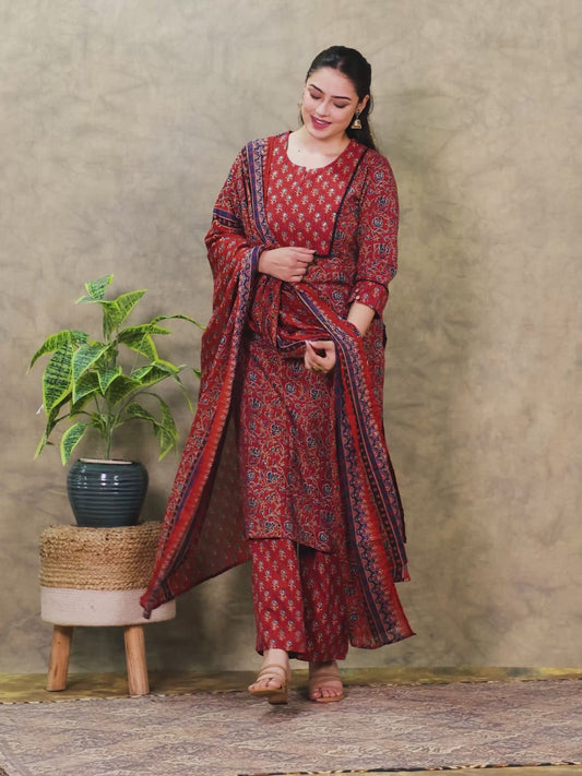 Embroidered Kantha Cotton Floral Straight Rust Kurta