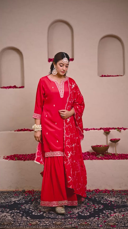 Embroidered blended silk solid straight red kurta