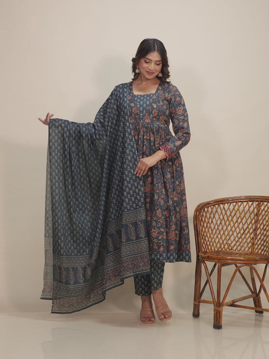 Embroidered Soft Cotton Floral Anarkali Emerald Green Kurta