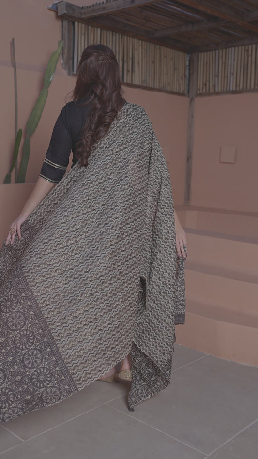 Embroidered Viscose Solid Straight Black Kurta