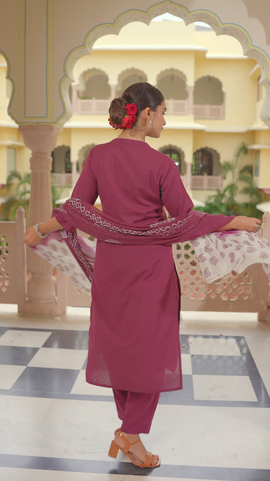 Linen Cotton Solid Straight Maroon Kurta
