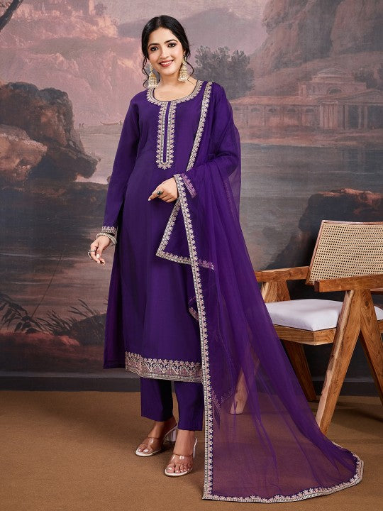 House of Pataudi Floral Embroidered Round Neck Kurta