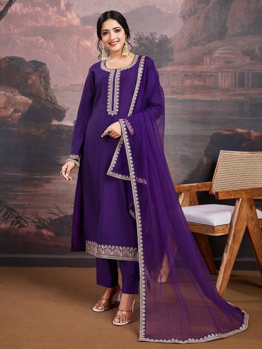 House of Pataudi Floral Embroidered Round Neck Kurta