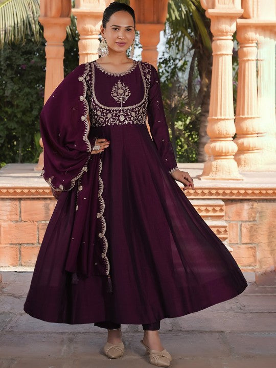 HAVISHE CLUB Floral Embroidered Sequinned Round Neck Kurta With Trousers & Dupatta
