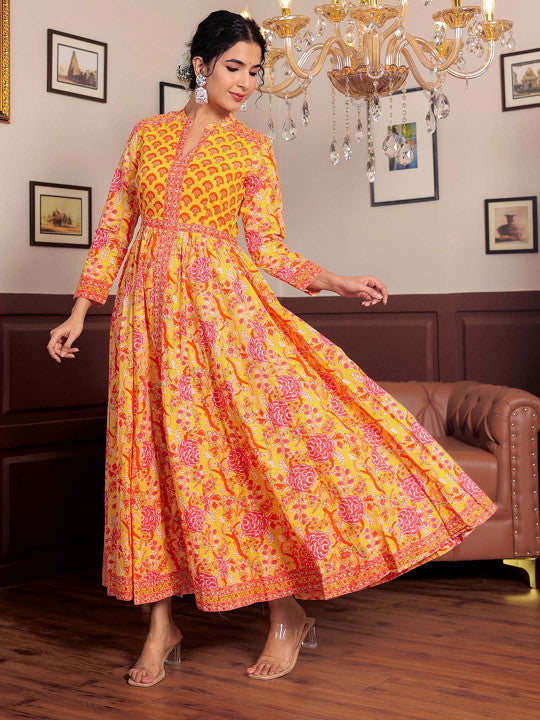 GULAB CHAND TRENDS Floral Printed Maxi Ethnic Dresses