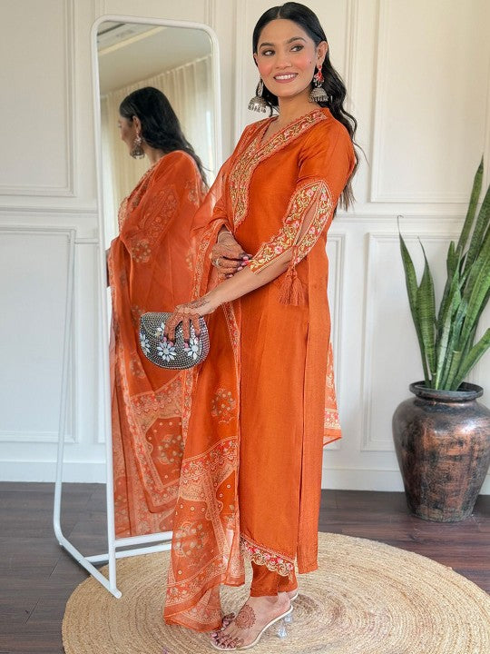 Floral Yoke Design Thread Work Straight Kurta