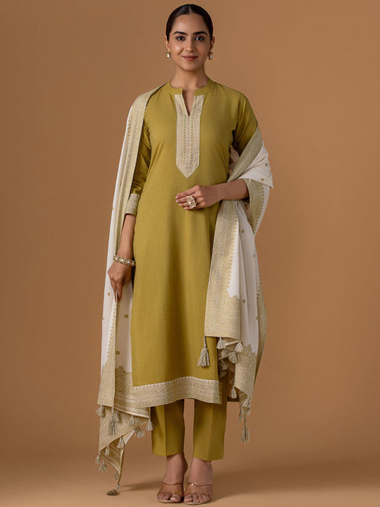 WOMEN PLUS Women Embroidered Thread Work Pure Cotton Kurta with Trousers & With Dupatta