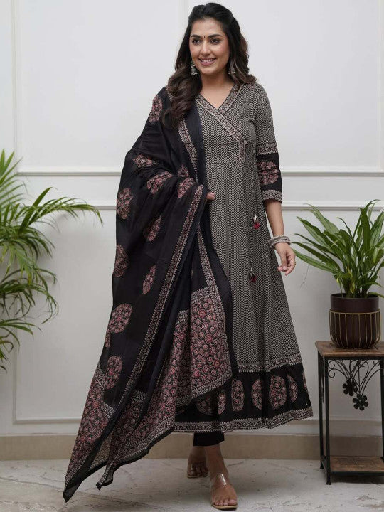 ASCIIBLUES Women Striped Kurta with Trousers & Dupatta