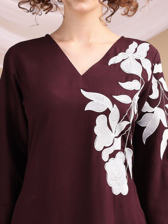 Tikhi Imli Embroidered V-Neck Kurta With Trousers Co-Ords