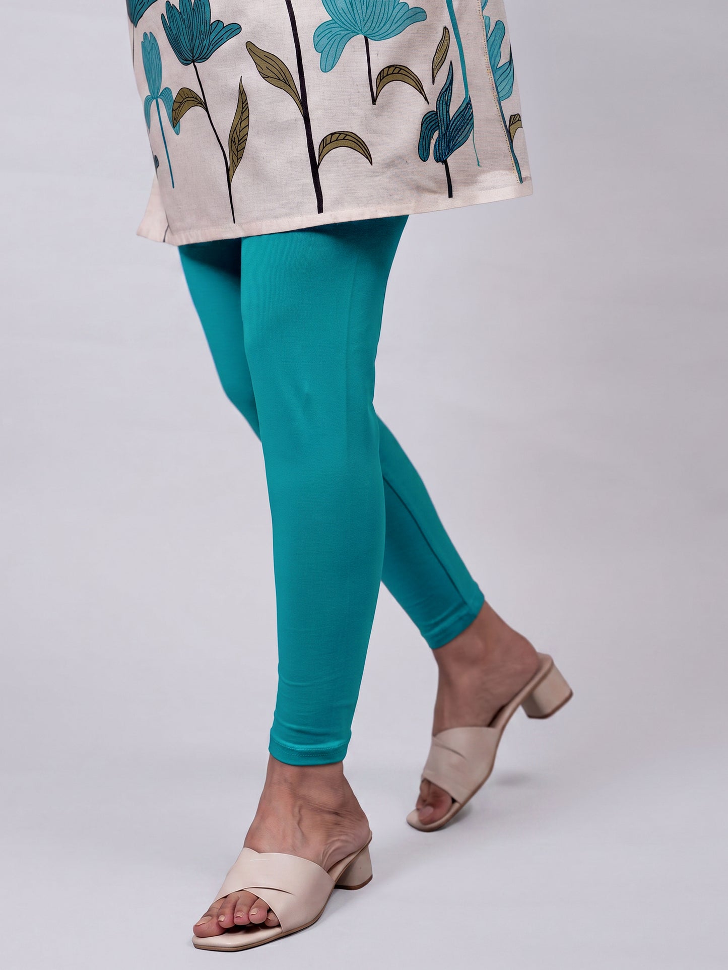 Knit Solid Turquoise Leggings