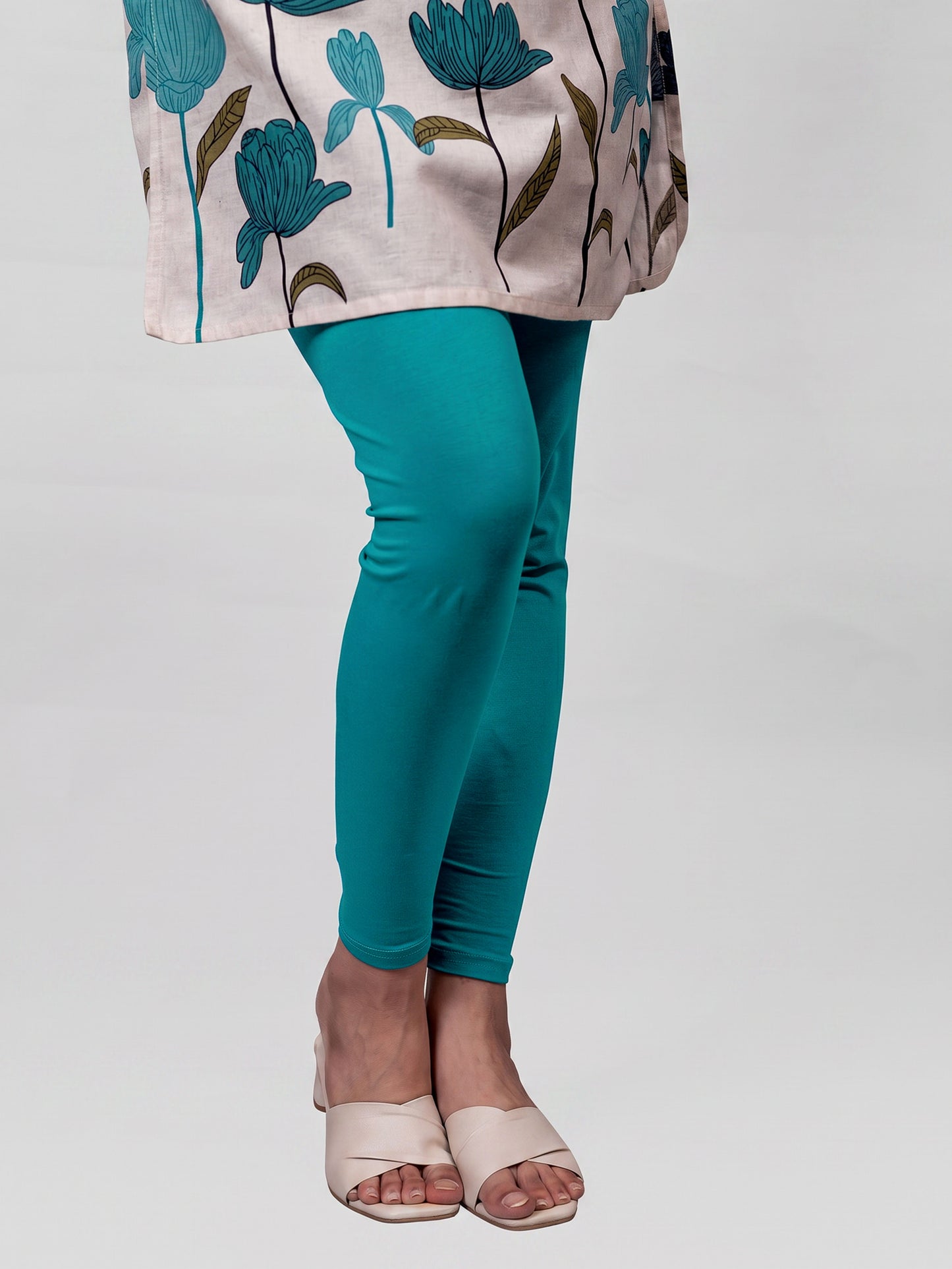 Knit Solid Turquoise Leggings
