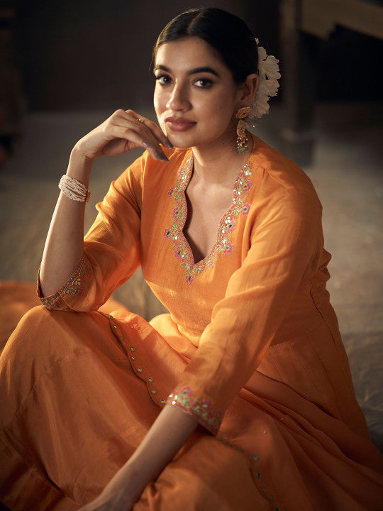 HIRIKA&DHRUTI Women Embroidered Kurta with Harem Pants & With Dupatta