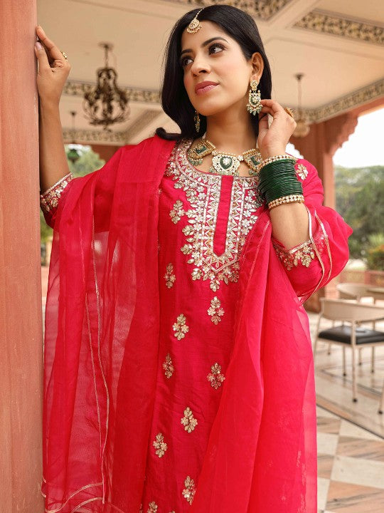 The Front Row Women Floral Embroidered Silk Kurti
