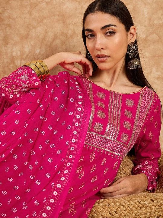 DIVASTRI Women Floral Embroidered Regular Sequinned Kurta with Trousers & With Dupatta