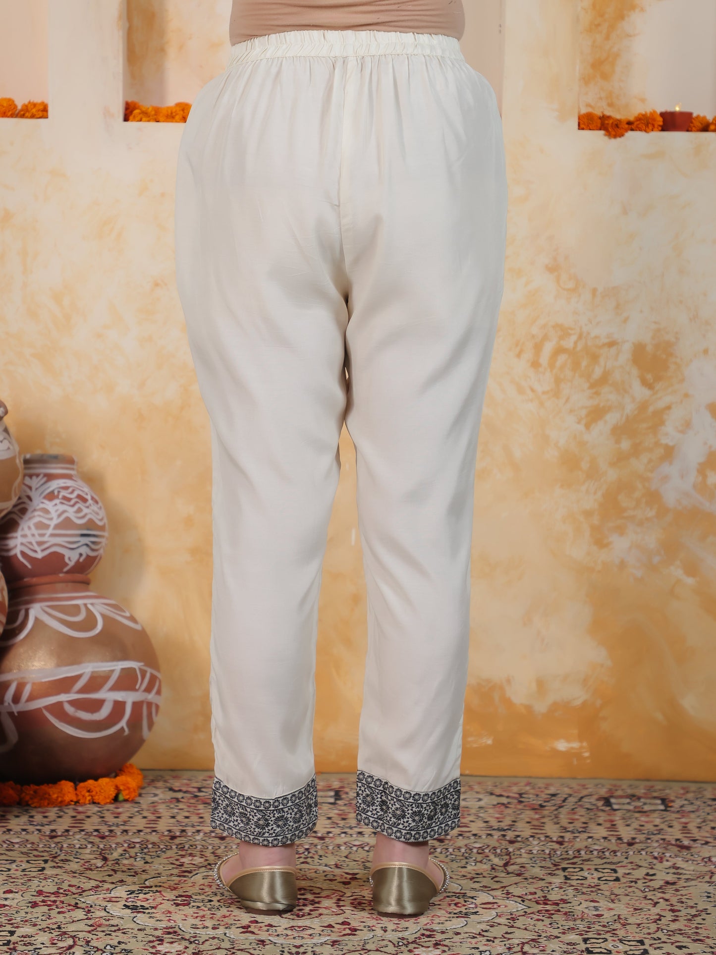 Beads & Stones Ivory Placement Print Cotton Dobby Straight Kurta