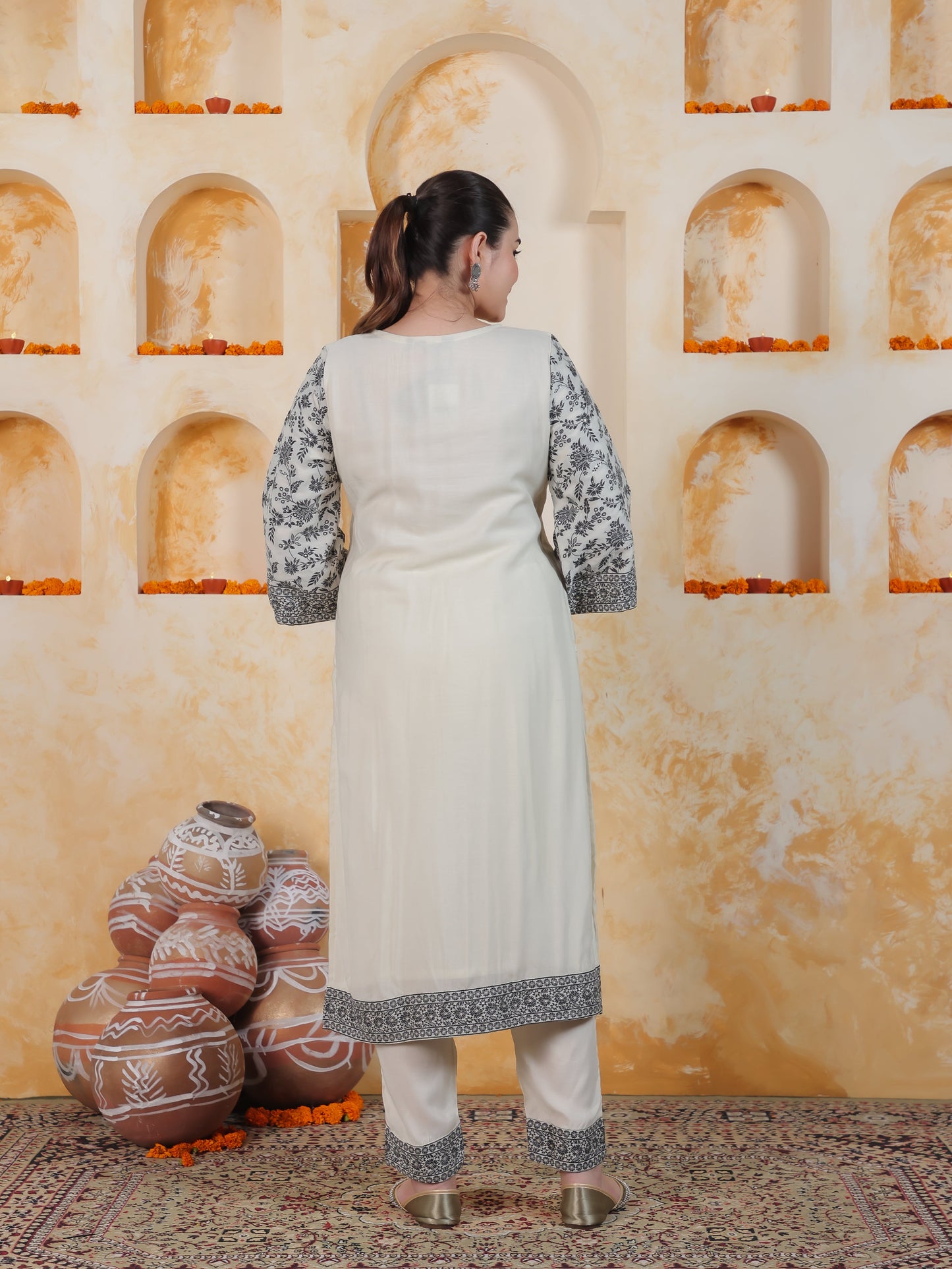 Beads & Stones Ivory Placement Print Cotton Dobby Straight Kurta