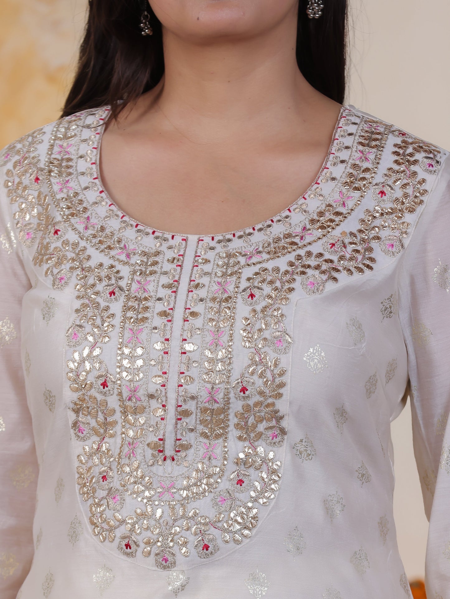 Hand work White Foil Chanderi Straight Kurta