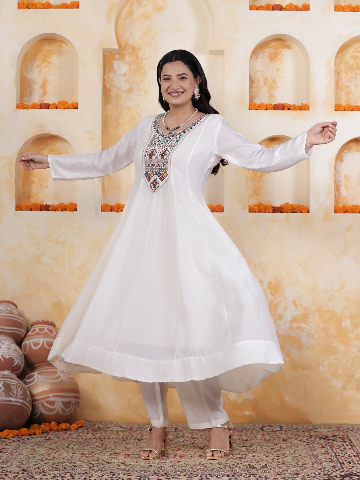 Embroidered White PV Shimmer Anarkali Kurta