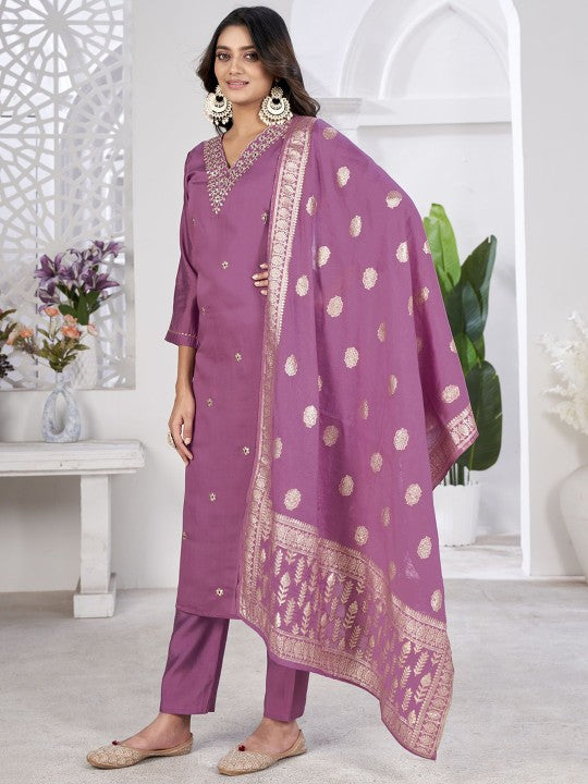 SRUTVA FASHION Floral Embroidered Kurta