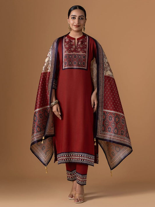 WOMEN PLUS Ethnic Motifs Yoke Design Thread Work Kurta With Trousers & Dupatta