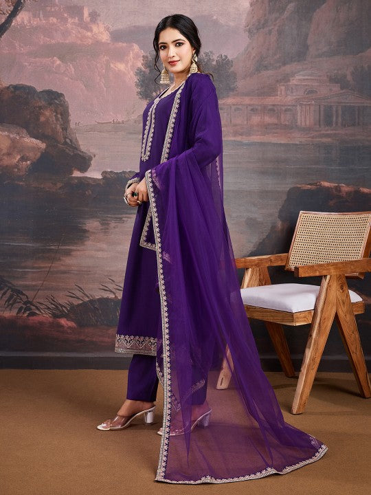 House of Pataudi Floral Embroidered Round Neck Kurta
