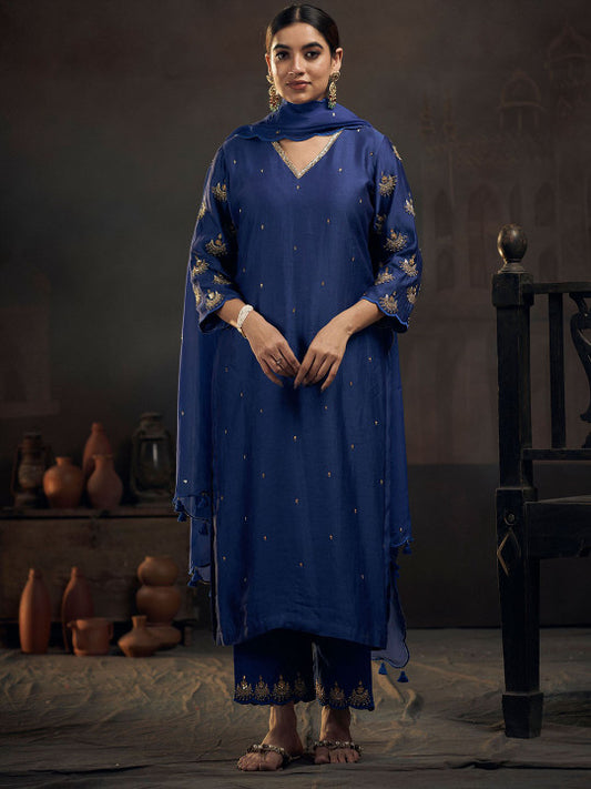 HIRIKA&DHRUTI Women Embroidered Kurta with Harem Pants & With Dupatta