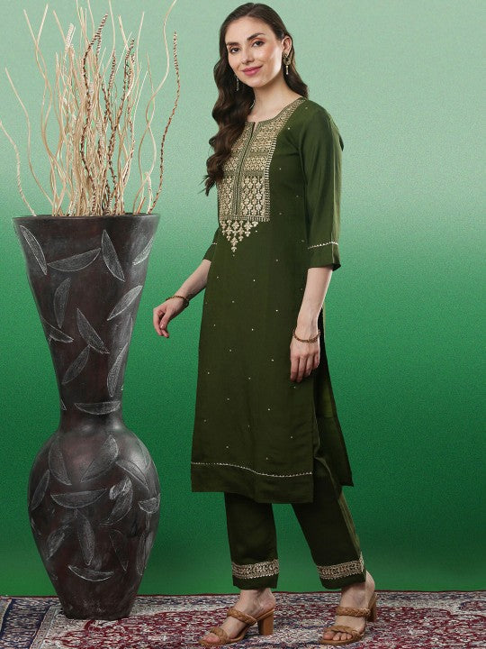 Floral Yoke Design Sequinned Straight Kurta