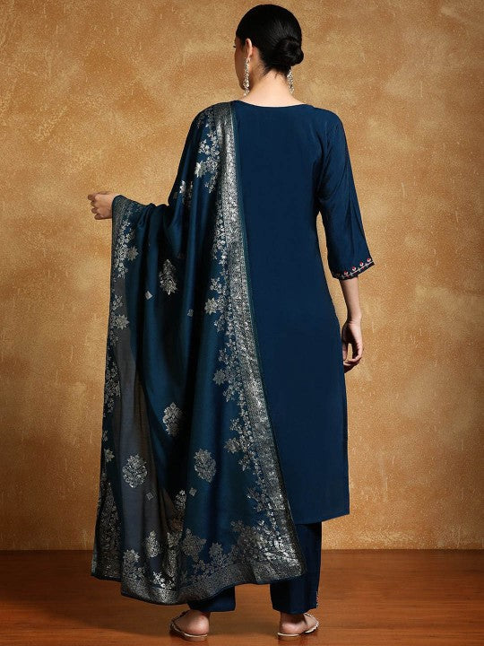 Varanga Floral Embroidered Round Neck Straight Kurta