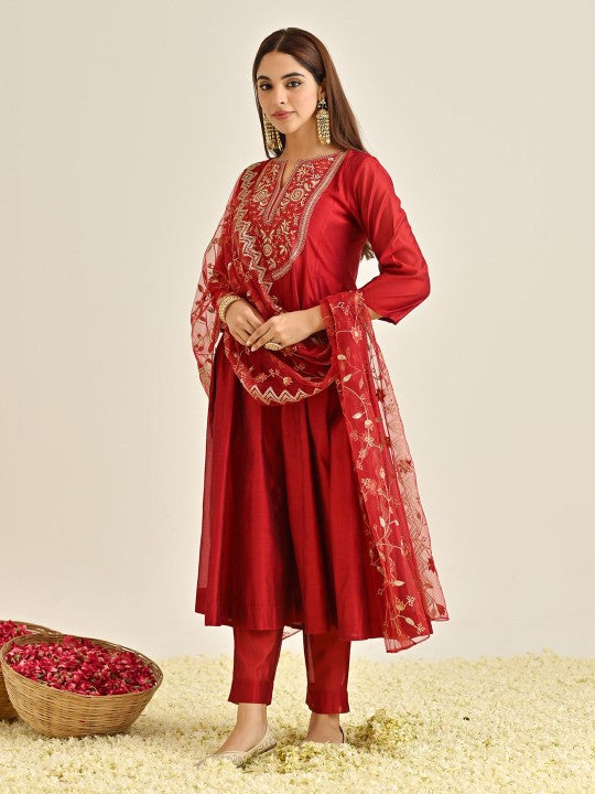Floral Yoke Design Thread Work Knitted Anarkali Kurta