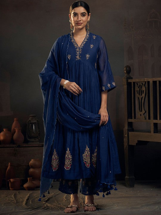 HIRIKA&DHRUTI Women Embroidered Chanderi Silk Kurta