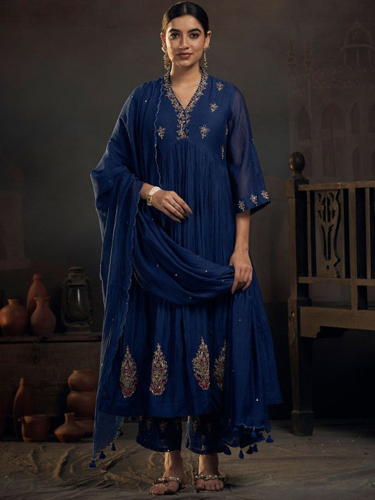 HIRIKA&DHRUTI Women Embroidered Chanderi Silk Kurta