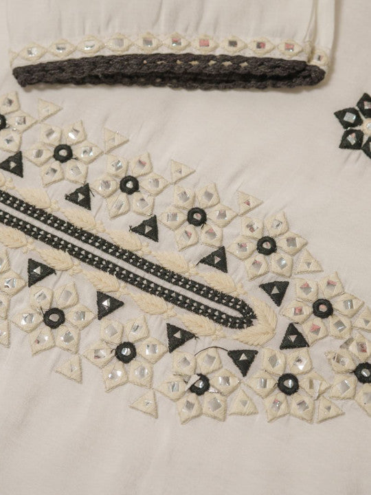 Suha Floral Embroidered Thread Work Chanderi Silk Kurta With Trousers & Dupatta