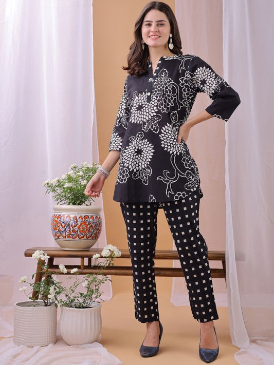 Fourleaf Printed Pure Cotton Mandarin Collar Top With Trousers Co-Ords